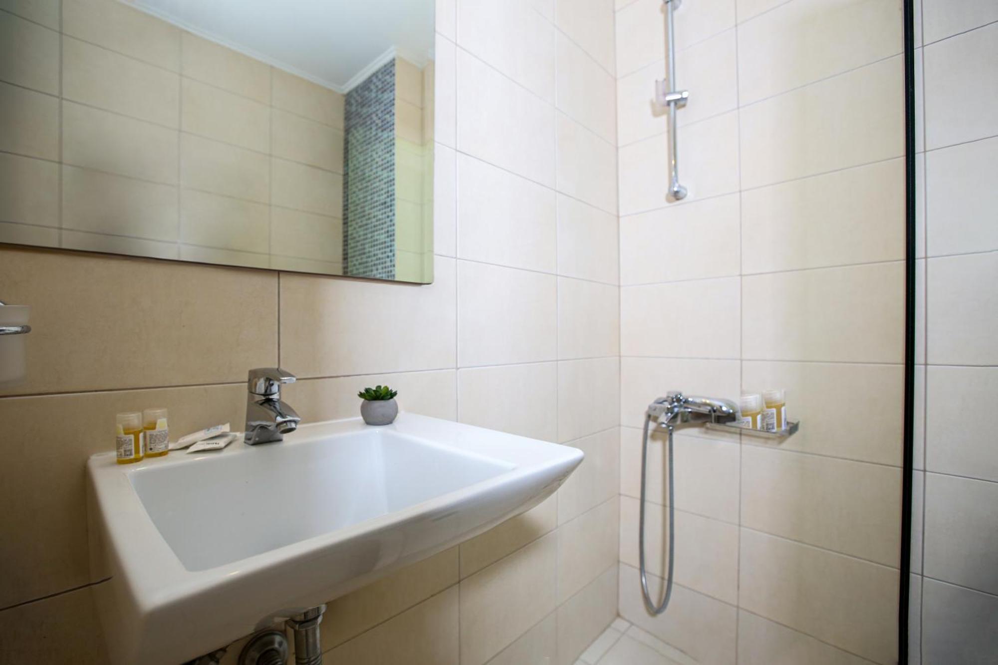 קארדיצה Hotel Astron מראה חיצוני תמונה